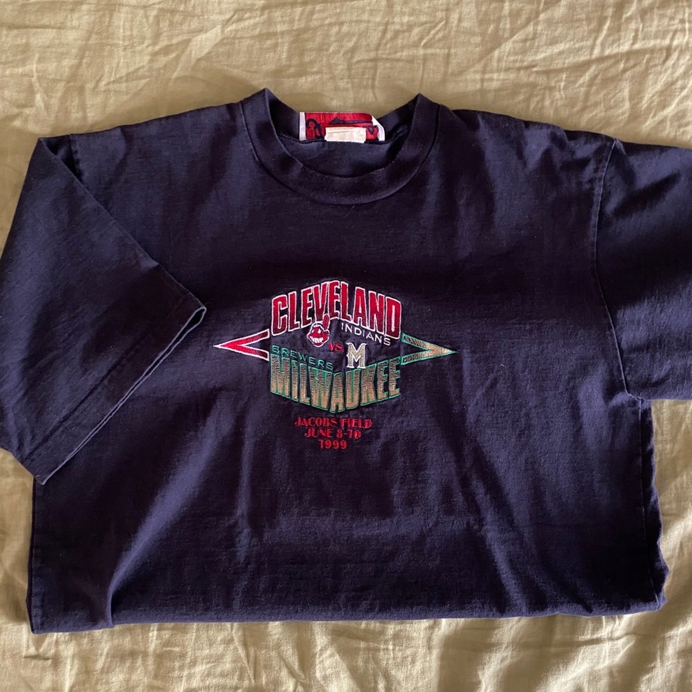Vintage baseball T-shirt